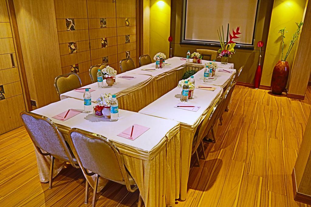 The Oriental Residency Mumbai Exterior foto